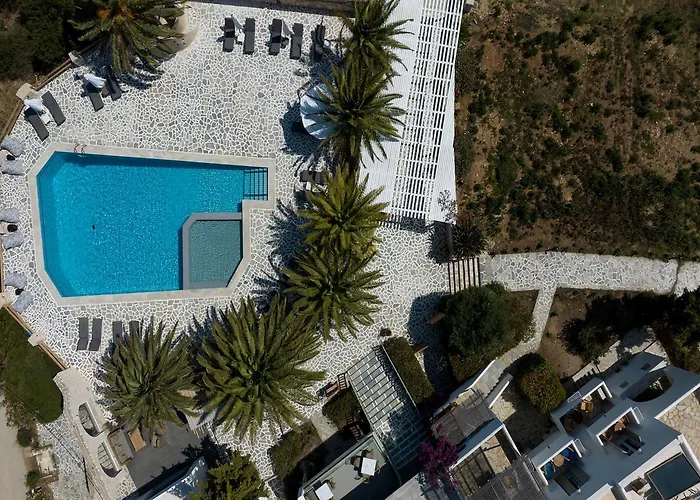 Pnoi فندق لوغاراس