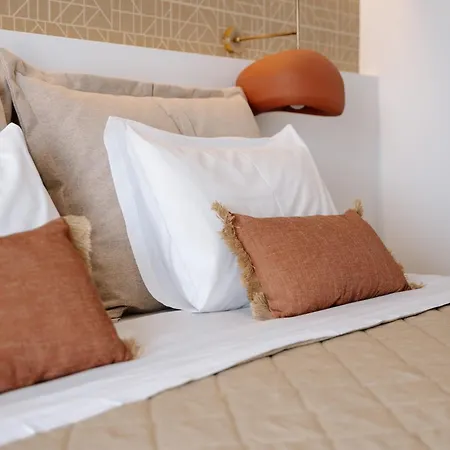 Pnoi Hotell 4*