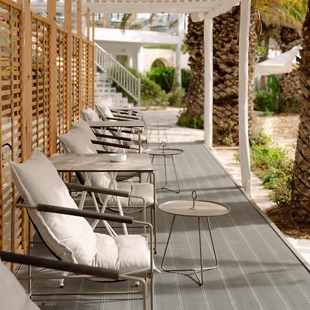 Pnoi Otel Logaras